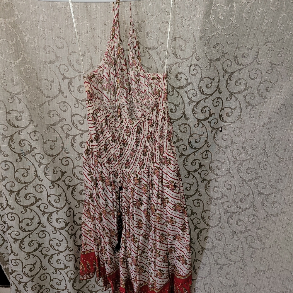 Angie Dress over neck, medium
